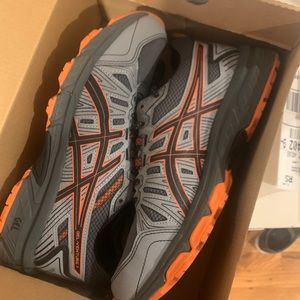 Men’s ASICS Gel-Venture NWOT